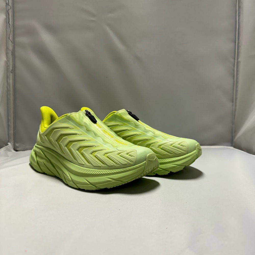 Hoka One Project Clifton Butterfly Men’s 6.5 Women’s 7.5